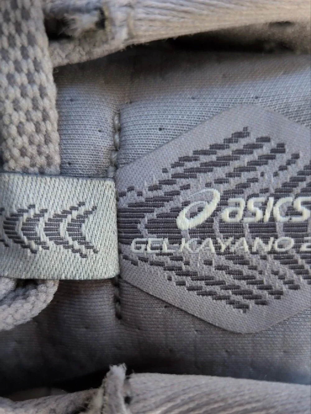 ASICS Gel Kayani 29 Women's Gray Athletic Running Shoes - Light Gray Knit